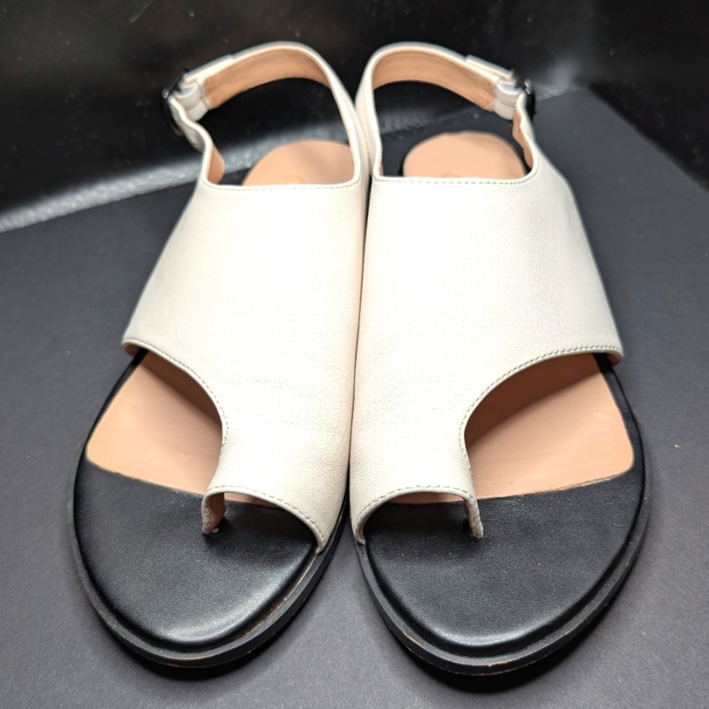 27 Edit Emma Cream Toe Loop Sandal